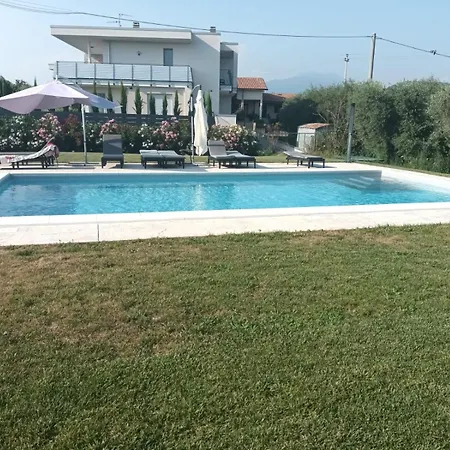 Manzoni 2 Бардолино